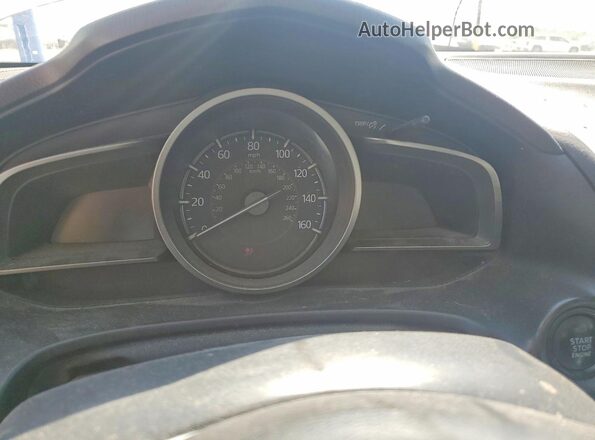 3MZBN1L34JM164840 2018 MAZDA MAZDA White ხელსაწყოთა პანელის ხედი