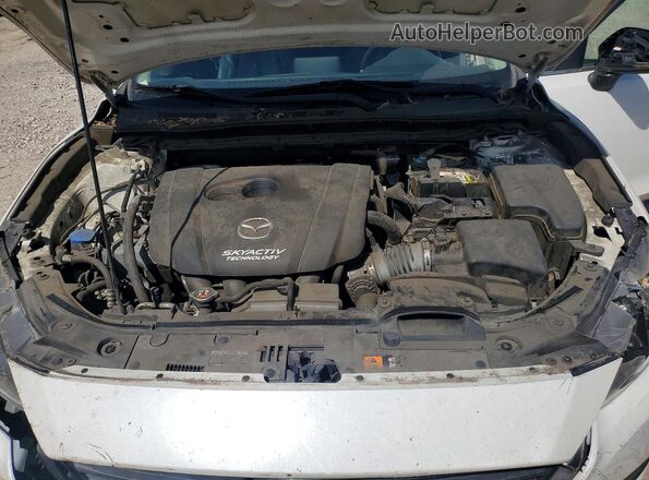 3MZBN1L34JM164840 2018 MAZDA MAZDA White უკანა სალონის ხედი