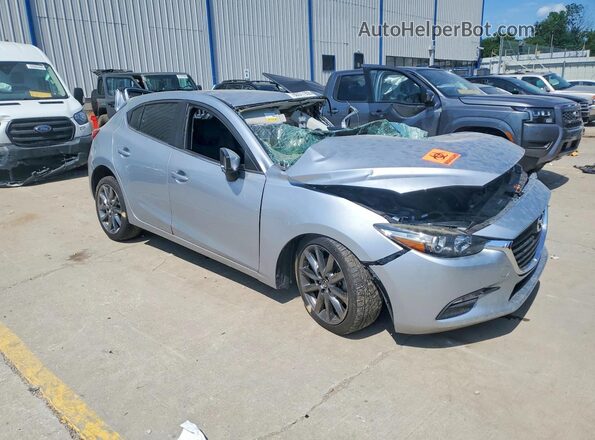 3MZBN1L34JM180603 2018 MAZDA 3 Серебряный Передняя правая четверть