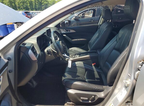3MZBN1L35JM201569 2018 MAZDA 3 Silver Front interior view