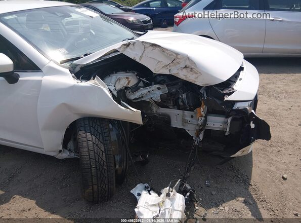 3MZBN1L36JM168517 2018 MAZDA 3 Белый Вид спереди