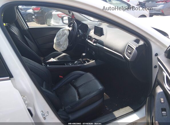 3MZBN1L36JM168517 2018 MAZDA 3 Белый Вид салона спереди