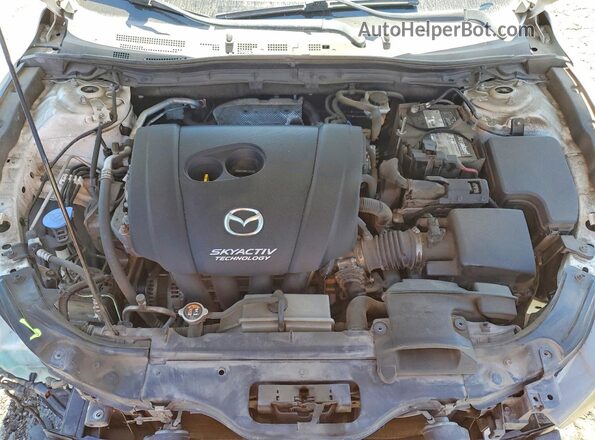 3MZBN1L37JM171202 2018 MAZDA 3 White უკანა სალონის ხედი