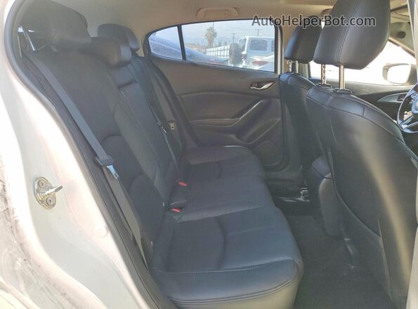 3MZBN1L37JM171202 2018 MAZDA 3 White უკანა სავარძლების ხედი