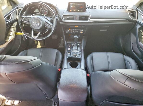 3MZBN1L37JM171202 2018 MAZDA 3 White წინა პანელის ხედი