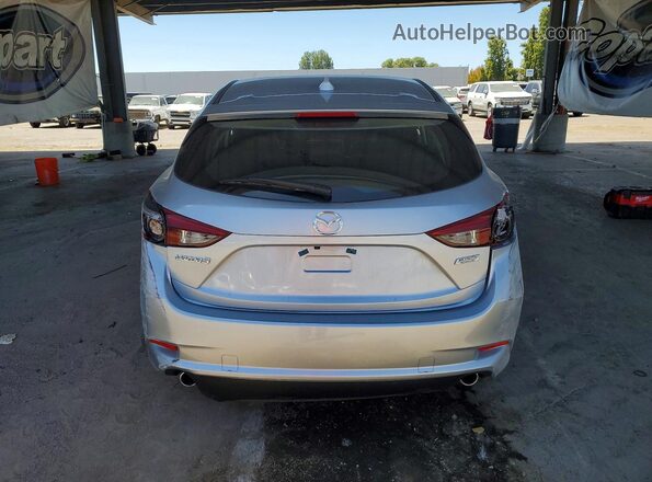 3MZBN1M30JM166535 2018 MAZDA 3 Серебряный Вид сзади