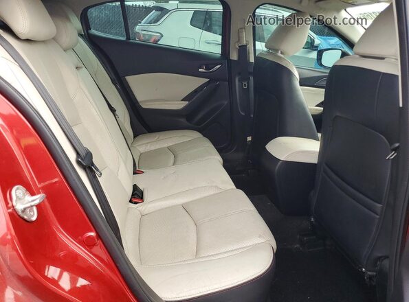 3MZBN1M34JM166960 2018 MAZDA 3 Red Vista de los asientos traseros