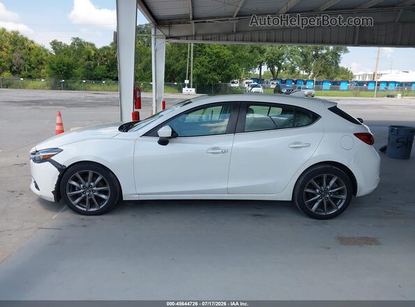 3MZBN1M37JM277115 2018 MAZDA 3 White 360 interior view