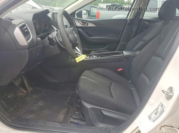 3MZBN1U70JM186335 2018 MAZDA 3 White Front interior view