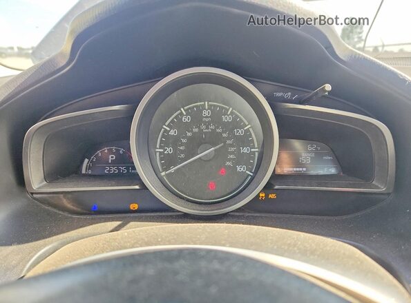 3MZBN1U71HM103389 2017 MAZDA 3 Gray Widok zestawu wskaźników