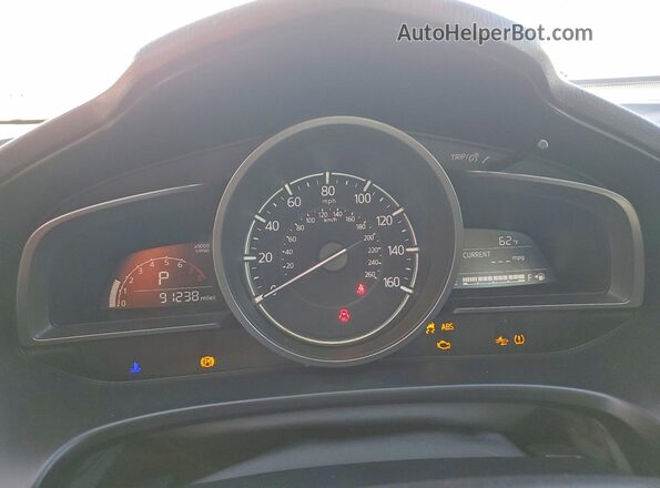 3MZBN1U71JM202915 2018 MAZDA 3 White Widok zestawu wskaźników