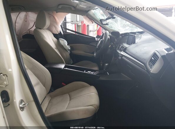 3MZBN1U72HM109346 2017 MAZDA 3 Белый Вид салона спереди