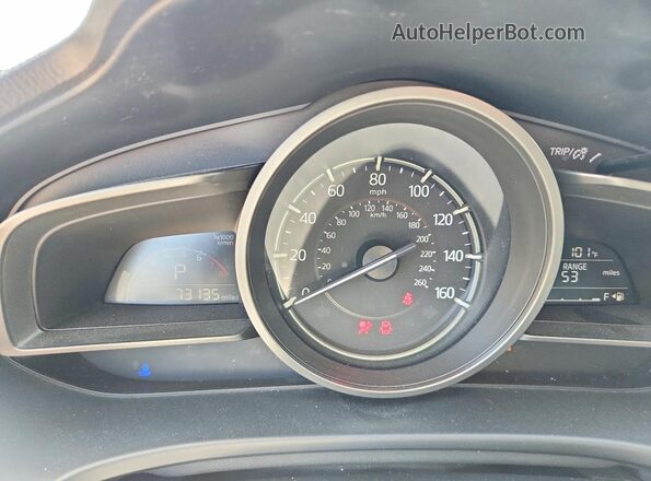 3MZBN1U73JM197975 2018 MAZDA 3 Gray Widok zestawu wskaźników