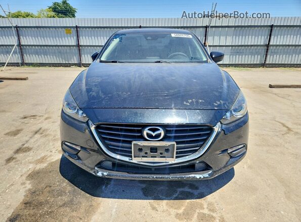 3MZBN1U73JM197975 2018 MAZDA 3 Gray Widok z przodu