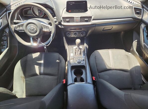 3MZBN1U73JM197975 2018 MAZDA 3 Gray Widok deski rozdzielczej