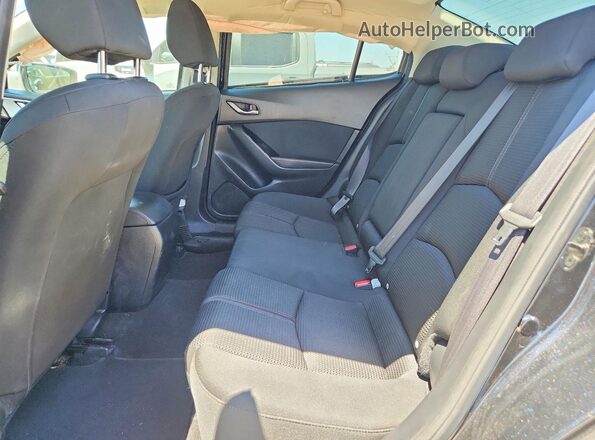 3MZBN1U73JM197975 2018 MAZDA 3 Gray Widok tylnych siedzeń