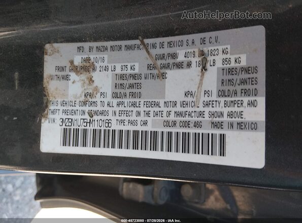 3MZBN1U75HM110166 2017 MAZDA 3 Silver Widok komory silnika