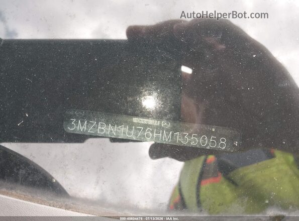 3MZBN1U76HM135058 2017 MAZDA 3 Blue Vista del compartimento del motor