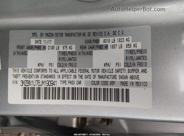 3MZBN1U76JM190941 2018 MAZDA 3 Silver Widok komory silnika