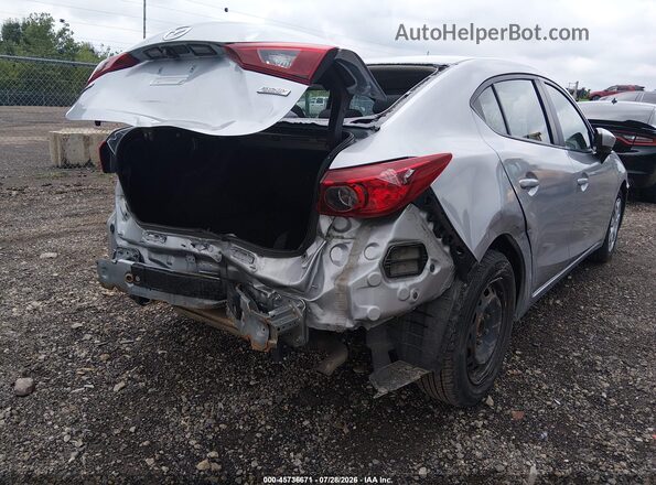 3MZBN1U76JM190941 2018 MAZDA 3 Silver Widok z przodu
