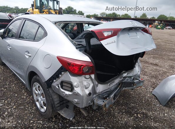 3MZBN1U76JM190941 2018 MAZDA 3 Silver 