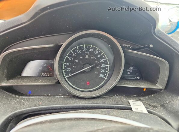 3MZBN1U76JM253830 2018 MAZDA 3 Silver Սարքավորումների վահանակի տեսք