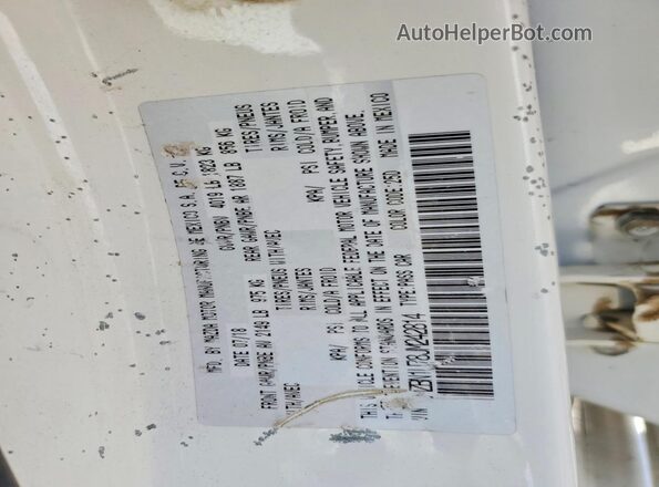3MZBN1U78JM242814 2018 MAZDA 3 White Widok komory silnika