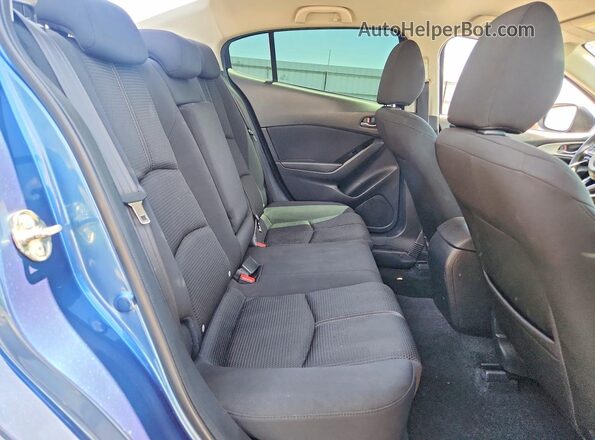 3MZBN1U79HM155336 2017 MAZDA 3 Blue Vista de los asientos traseros