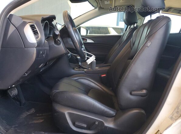 3MZBN1V30JM158479 2018 MAZDA 3 White Widok wnętrza z przodu