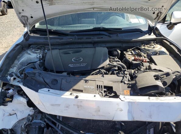 3MZBN1V30JM175833 2018 MAZDA 3 White Widok wnętrza z tyłu