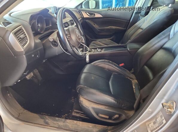 3MZBN1V30JM217577 2018 MAZDA 3 Silver Вид салону спереду
