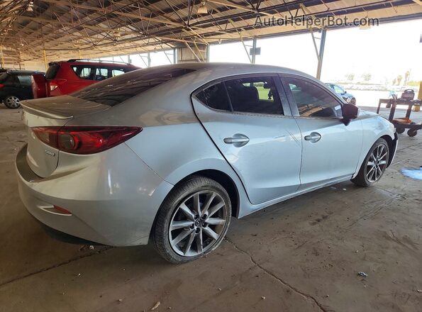 3MZBN1V30JM217577 2018 MAZDA 3 Silver Задня права чверть