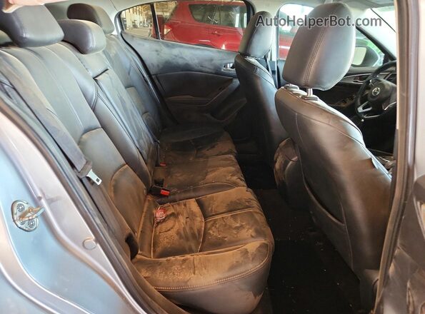 3MZBN1V30JM217577 2018 MAZDA 3 Silver Вид задніх сидінь