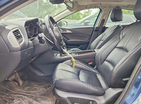 3MZBN1V32JM193587 2018 MAZDA 3 Синий Вид салона спереди