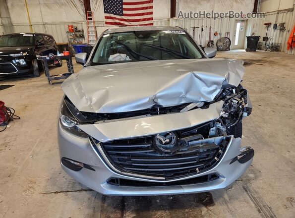 3MZBN1V32JM240620 2018 MAZDA 3 Серебряный Вид спереди