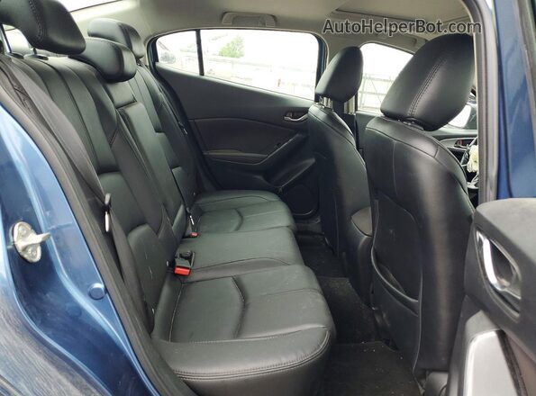3MZBN1V38JM231887 2018 MAZDA 3 Blue Հետևի նստատեղերի տեսք