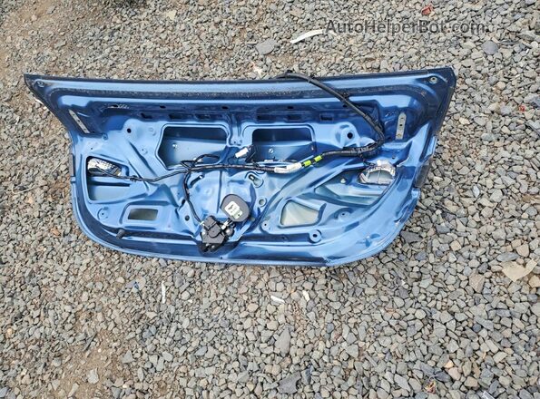 3MZBN1V3XJM179677 2018 MAZDA 3 Blue Engine compartment view