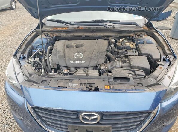 3MZBN1V3XJM179677 2018 MAZDA 3 Blue Rear interior view
