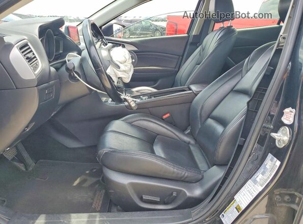 3MZBN1V3XJM204254 2018 MAZDA 3 Черный Вид салона спереди