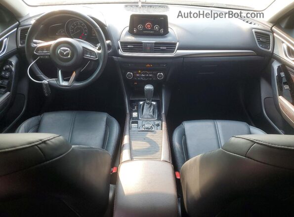 3MZBN1V71HM100488 2017 MAZDA 3 Red Vista del salpicadero