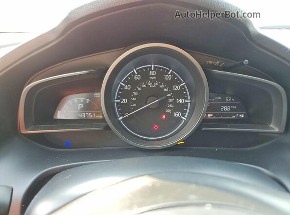 3MZBN1V71HM100488 2017 MAZDA 3 Red Vista del cuadro de instrumentos