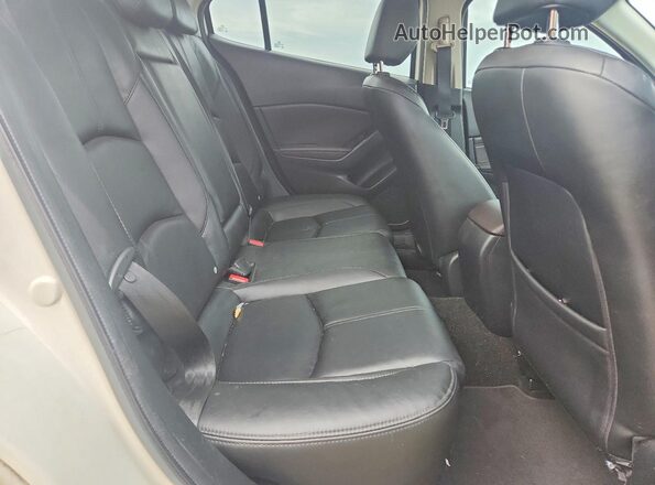 3MZBN1V72HM113931 2017 MAZDA 3 White Rear seats view