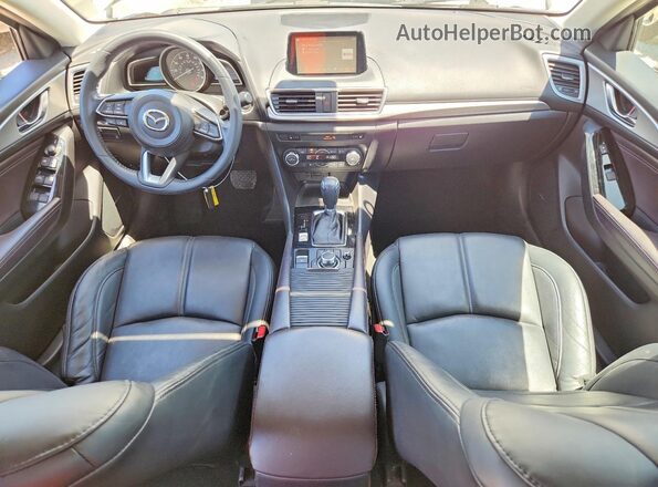 3MZBN1V75HM123627 2017 MAZDA 3 Белый Вид панели приборов