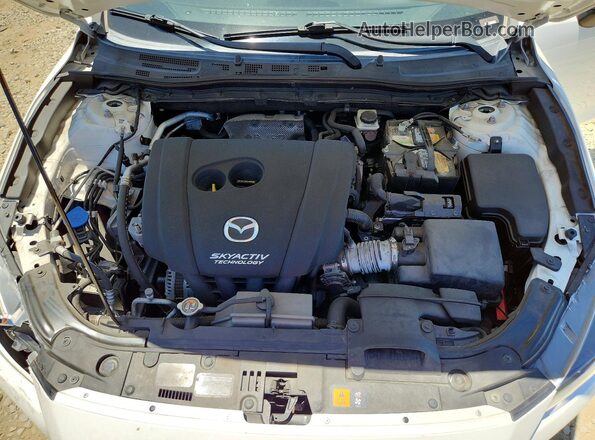 3MZBN1V75HM123627 2017 MAZDA 3 Белый Вид задней части салона