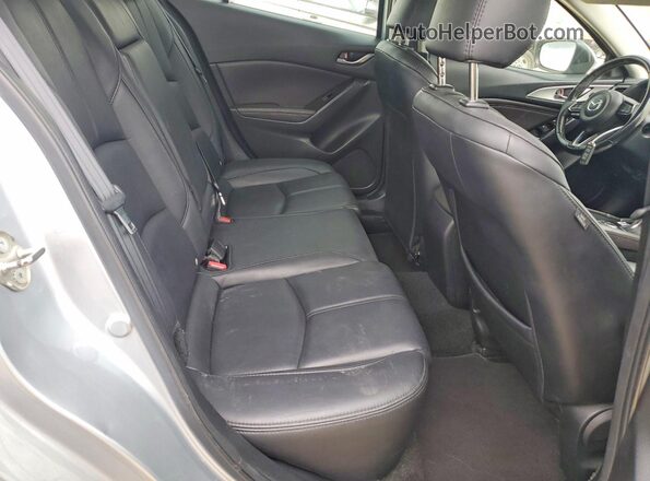 3MZBN1V78HM137246 2017 MAZDA 3 Silver Հետևի նստատեղերի տեսք