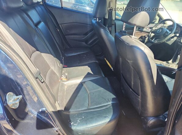 3MZBN1W32JM210791 2018 MAZDA 3 Blue Widok tylnych siedzeń