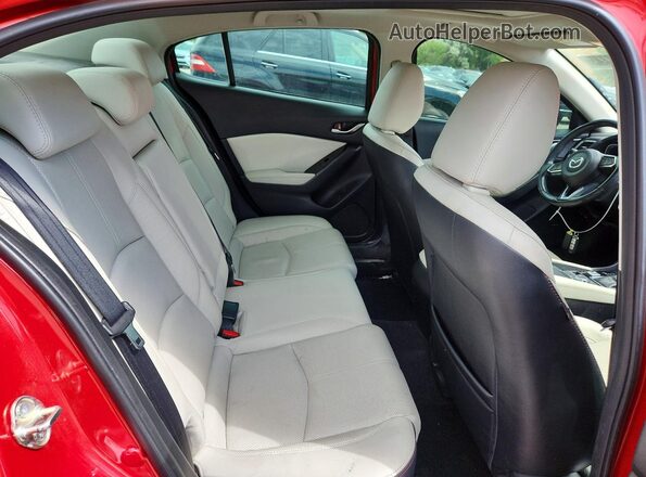 3MZBN1W34JM175039 2018 MAZDA 3 Red Հետևի նստատեղերի տեսք