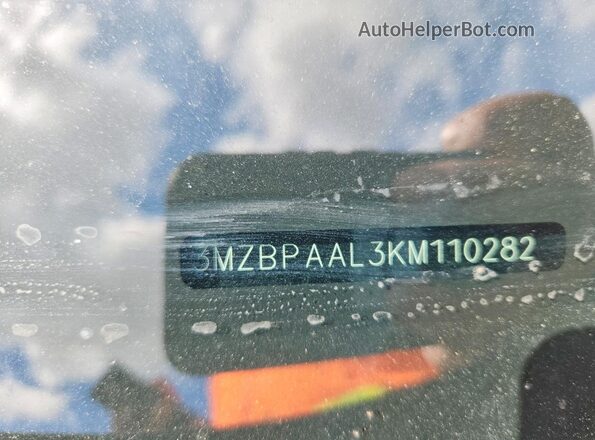 3MZBPAAL3KM110282 2019 MAZDA 3 Silver Vista del compartimento del motor
