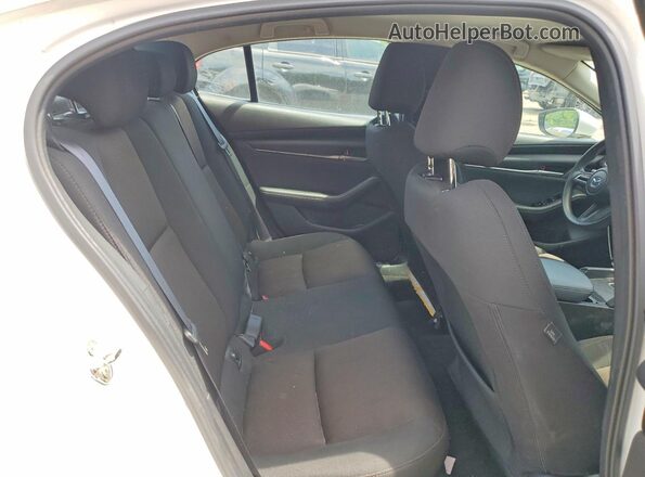 3MZBPAAM6PM376587 2023 MAZDA 3 White Vista de los asientos traseros
