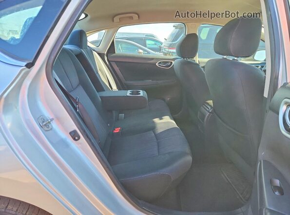 3N1AB7AP0GL670246 2016 NISSAN SENTRA Silver Widok tylnych siedzeń